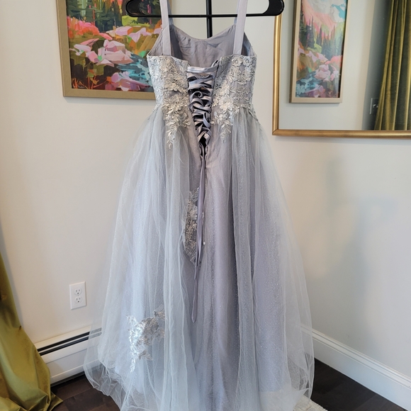 Beautiful Silver Lace Tulle Party Dress Girls Size 5 - Picture 5 of 5